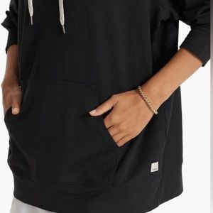 (BNWT) VUORI - Halo Oversized Hoodie -size extra small NEW STYLE - Heather black